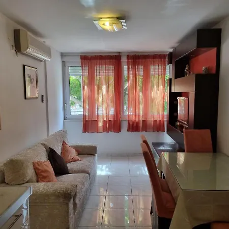 Apartman Nani *